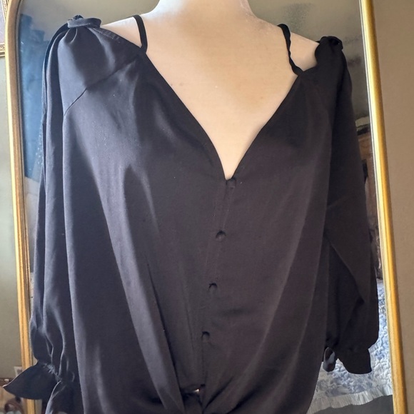 Tops - Elegant Black Button-Down Women's Top